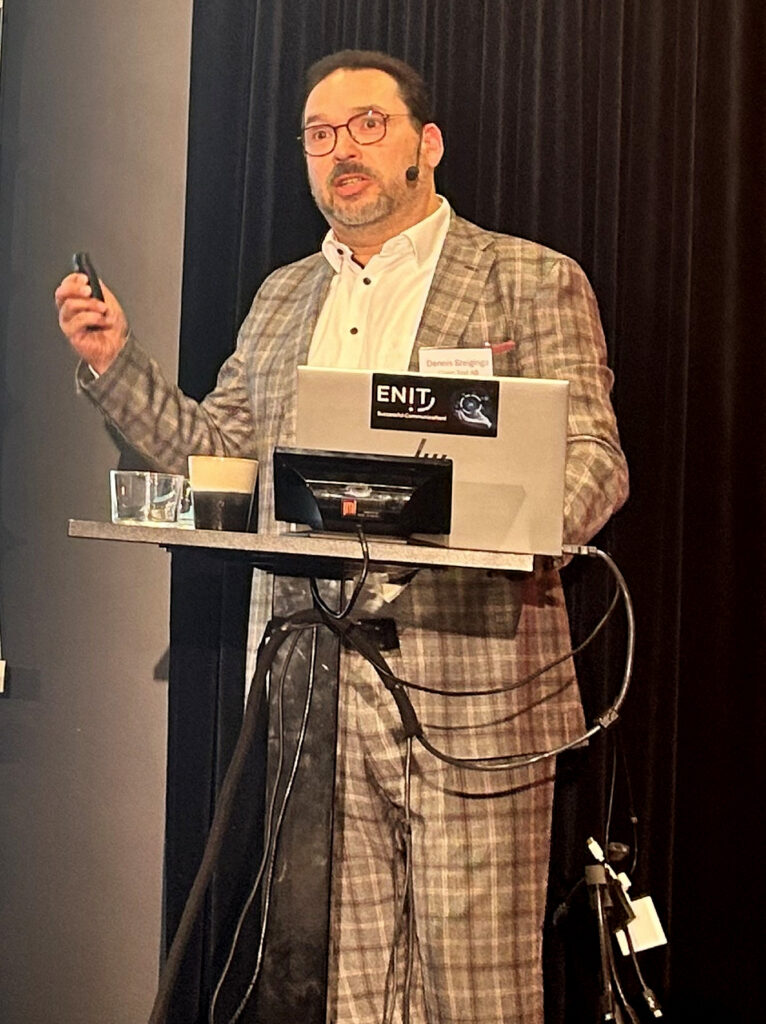 Dennis Steiginga präsentiert